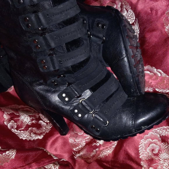 Diana Diana - Picture 6 of 7